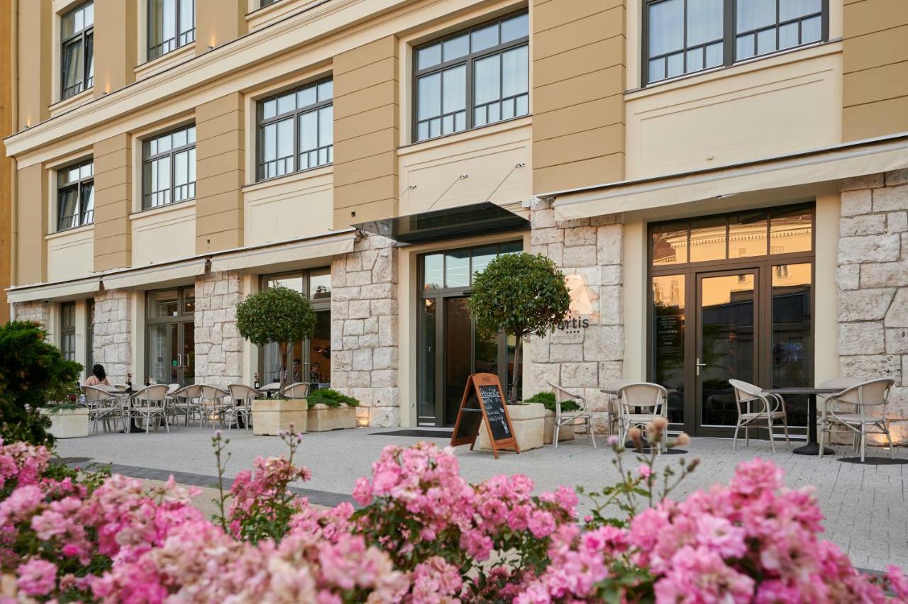 Artis Boutique Hotel Szombathely Exteriör bild